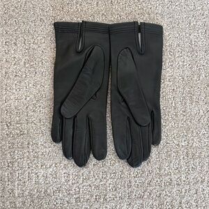 Women’s Black Leather Gloves